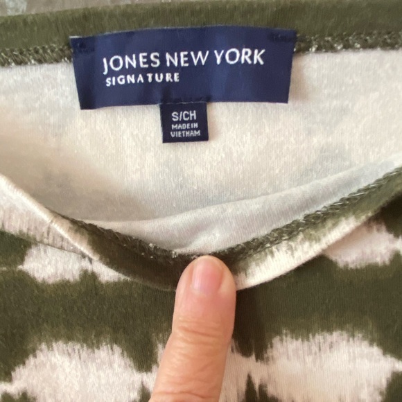 Jones New York Signature Small Tee olive/white 3/4 sleeve 100% cotton like new - Picture 5 of 7